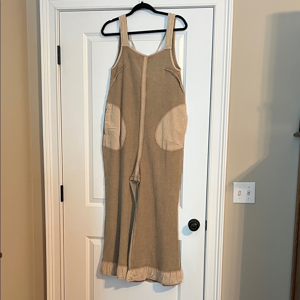 ee:some Tan Jumpsuit Size Small